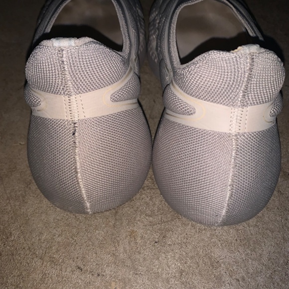 Givenchy TK Sand Sneakers - Picture 6 of 9